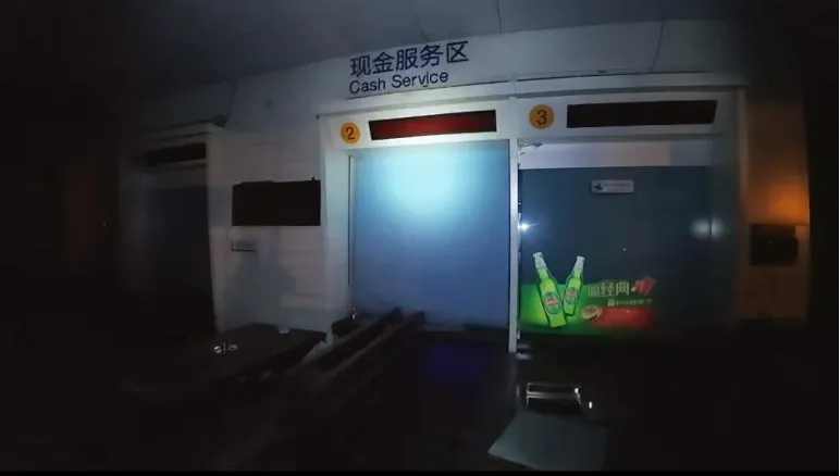 除了谈钱	，银行也想和你谈谈感情