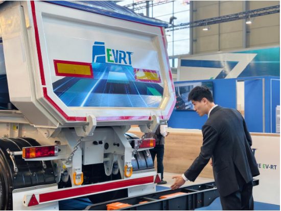 EV-RT工程型平台及代表作品：纯电动头挂渣土车